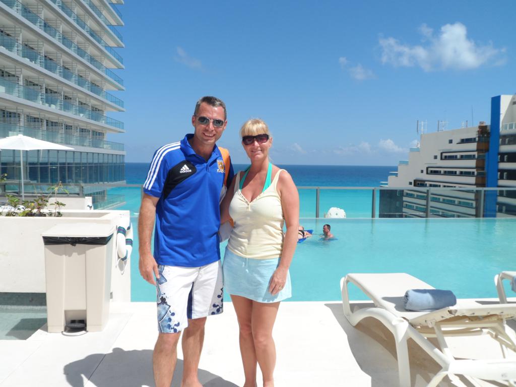 The Preferred Club Pool area at Secrets The Vine