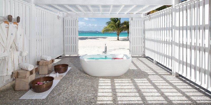 Bathtub in the resort spa which overlooks the beach